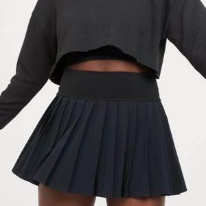 Aerie pleated black tennis skirt